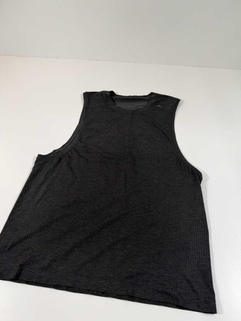 Lululemon Tank Top Mens Large Gray Lightweight Performance Athletic Sleeveless